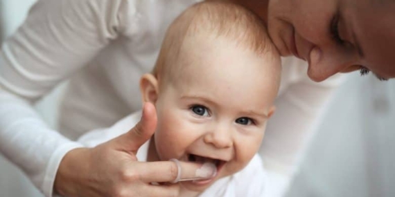 bebeklerde diş temizliği nasıl yapılır